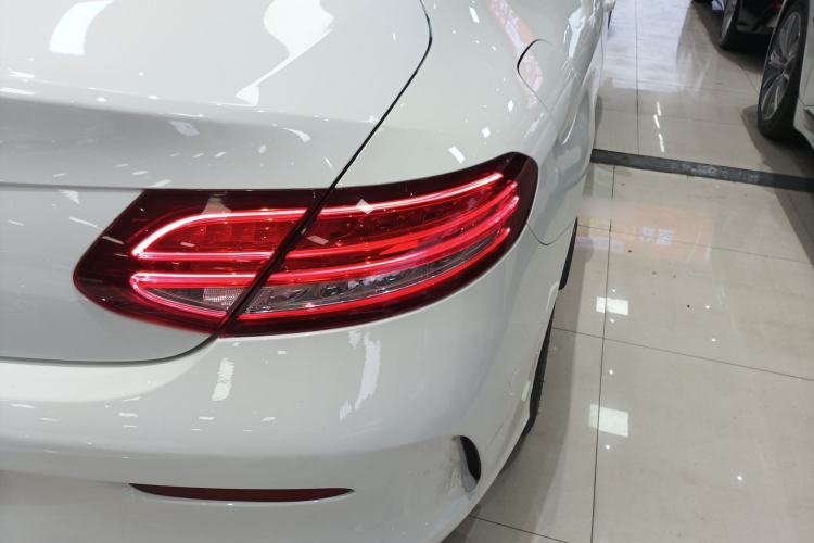Used Mercedes-Benz C-Class 2017 Facelift C 200 Coupe Exterior 2