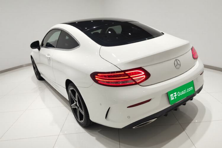 Used Mercedes-Benz C-Class 2017 Facelift C 200 Coupe Exterior 2