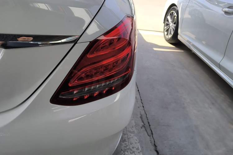 Used Mercedes-Benz C-Class 2017 C 200 Sport Edition Exterior 3