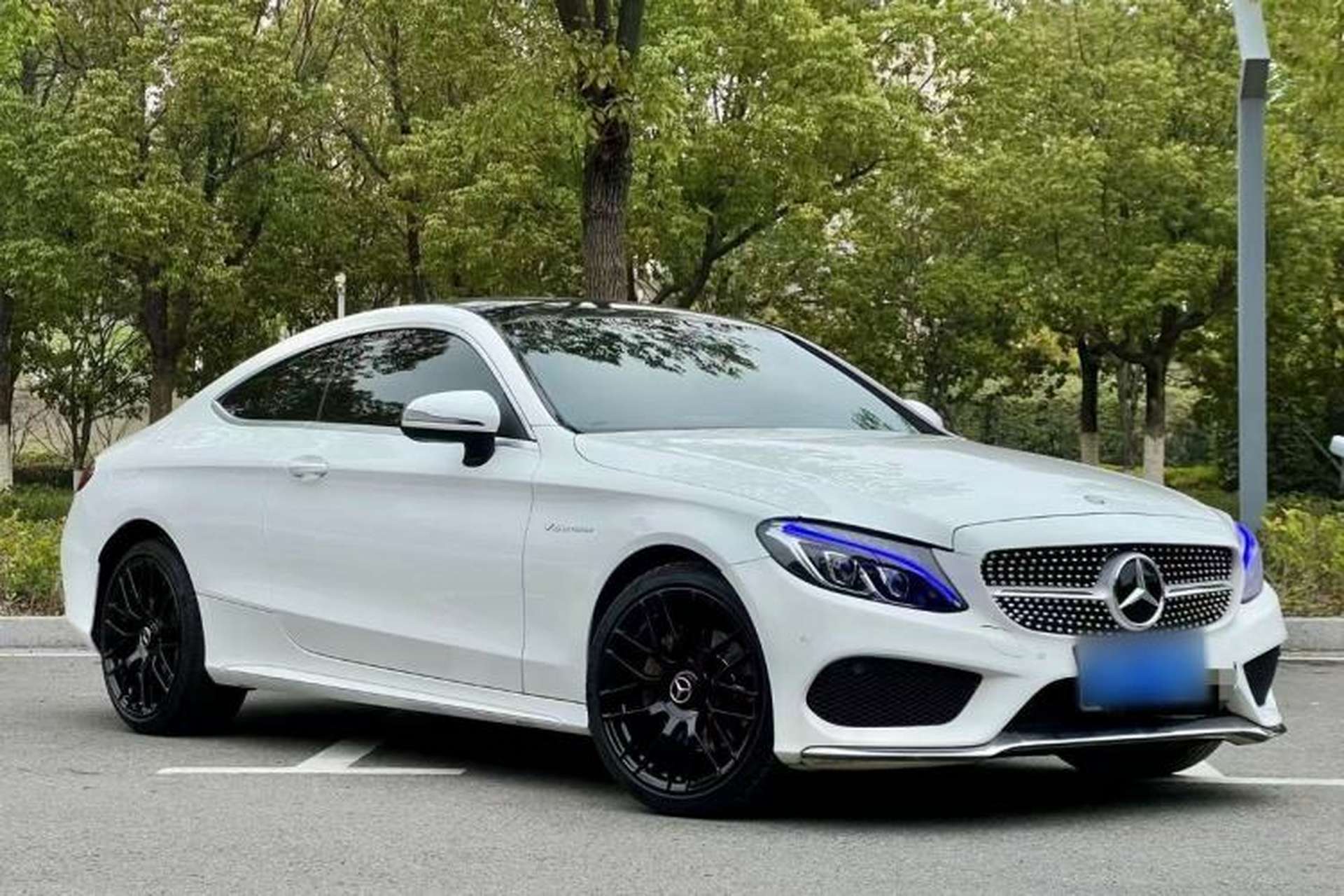 Used Mercedes-Benz C-Class 2017 C 200 4MATIC Coupe Exterior 3