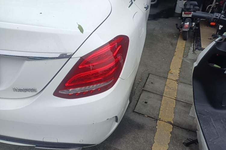 Used Mercedes-Benz C-Class 2017 Facelift C 200 L Sport Edition Exterior 3