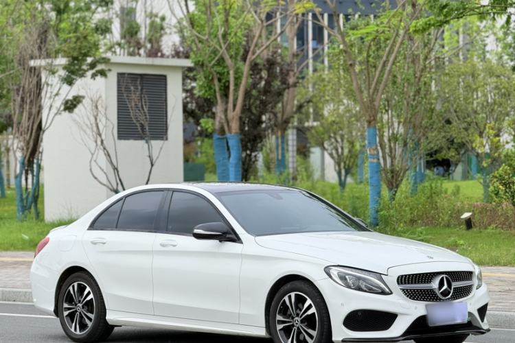 Used Mercedes-Benz C-Class 2017 C 200 Sport Edition Exterior 3