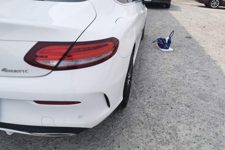 Used Mercedes-Benz C-Class 2017 C 200 4MATIC Coupe Exterior 3