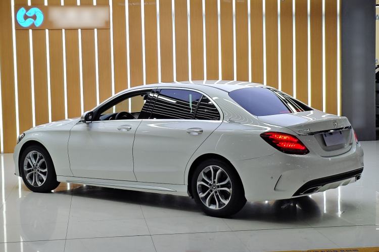 Used Mercedes-Benz C-Class 2017 Restyled C 180 L Fashion Edition Sport Version Exterior 3