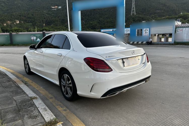 Used Mercedes-Benz C-Class 2017 Facelift C 200 L Sport Edition Exterior 3