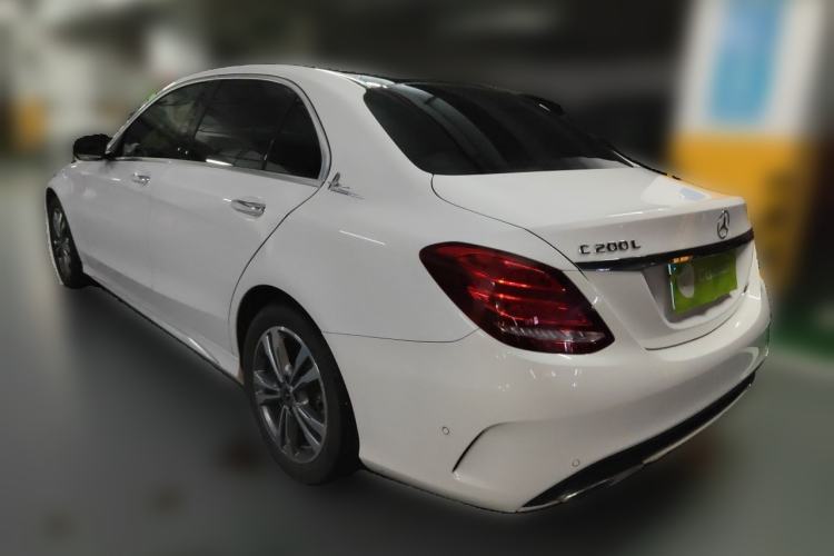 Used Mercedes-Benz C-Class 2017 Facelift C 200 L Sport Edition Exterior 3