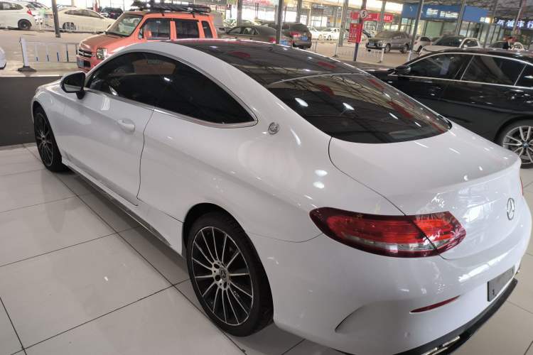 Used Mercedes-Benz C-Class 2017 C 200 4MATIC Coupe Exterior 3