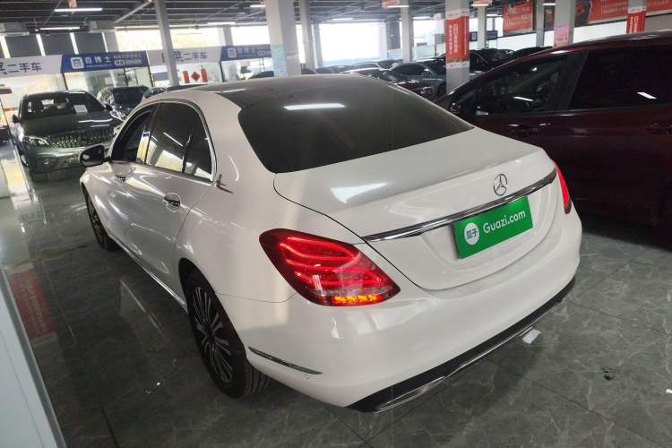 Used Mercedes-Benz C-Class 2017 Facelift C 200 L Exterior 3