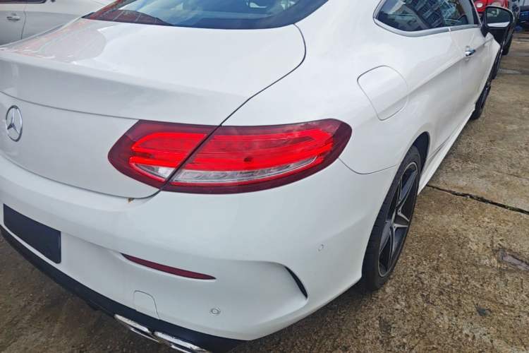 Used Mercedes-Benz C-Class 2017 C 200 Coupe Exterior 3