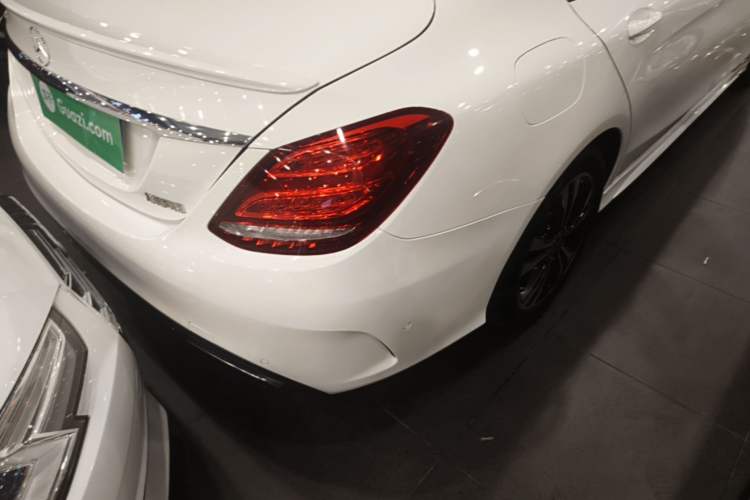 Used Mercedes-Benz C-Class 2017 Restyled C 200 Sport Edition Exterior 3
