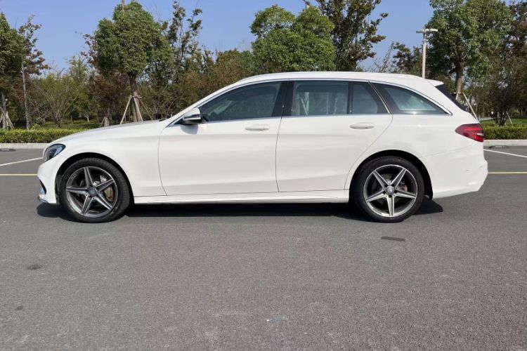 Used Mercedes-Benz C-Class 2017 C 200 station wagon Exterior 3