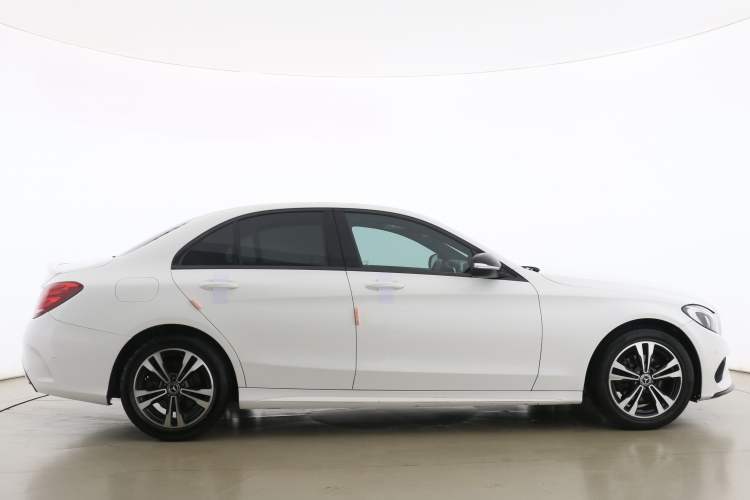 Used Mercedes-Benz C-Class 2017 Restyled C 200 Sport Edition Exterior 4