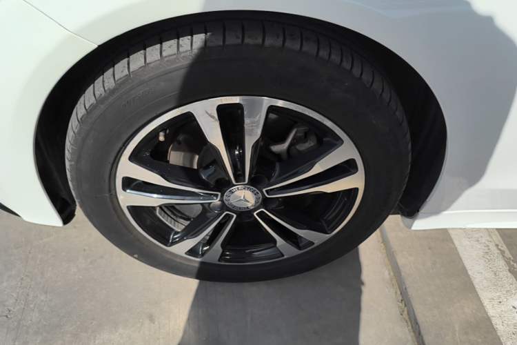 Used Mercedes-Benz C-Class 2017 C 200 Sport Edition Exterior 4