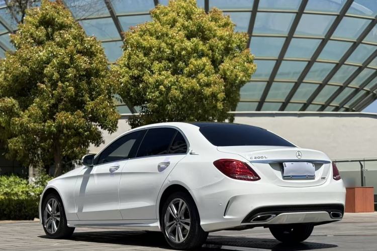 Used Mercedes-Benz C-Class 2017 Facelift C 200 L Sport Edition Exterior 4
