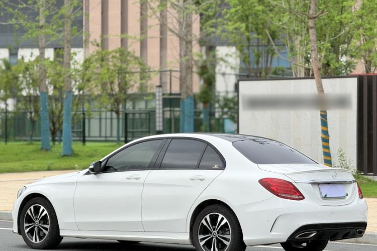 Used Mercedes-Benz C-Class 2017 C 200 Sport Edition Exterior 4