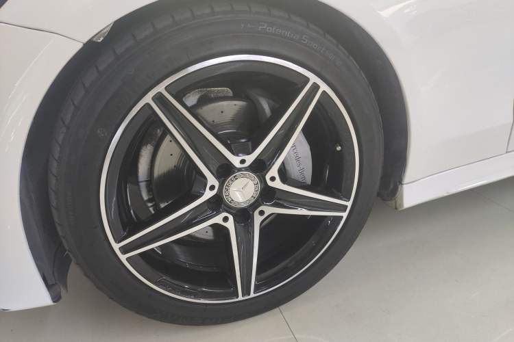 Used Mercedes-Benz C-Class 2017 C 200 Coupe Exterior 4