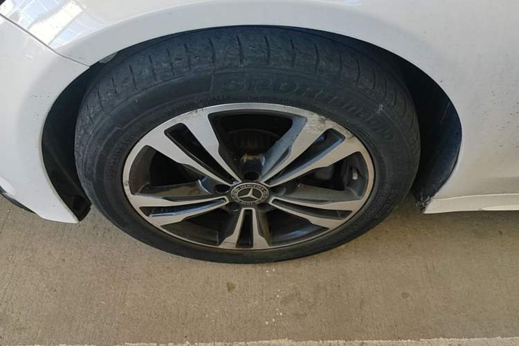 Used Mercedes-Benz C-Class 2017 Restyled C 200 Sport Edition Exterior 4