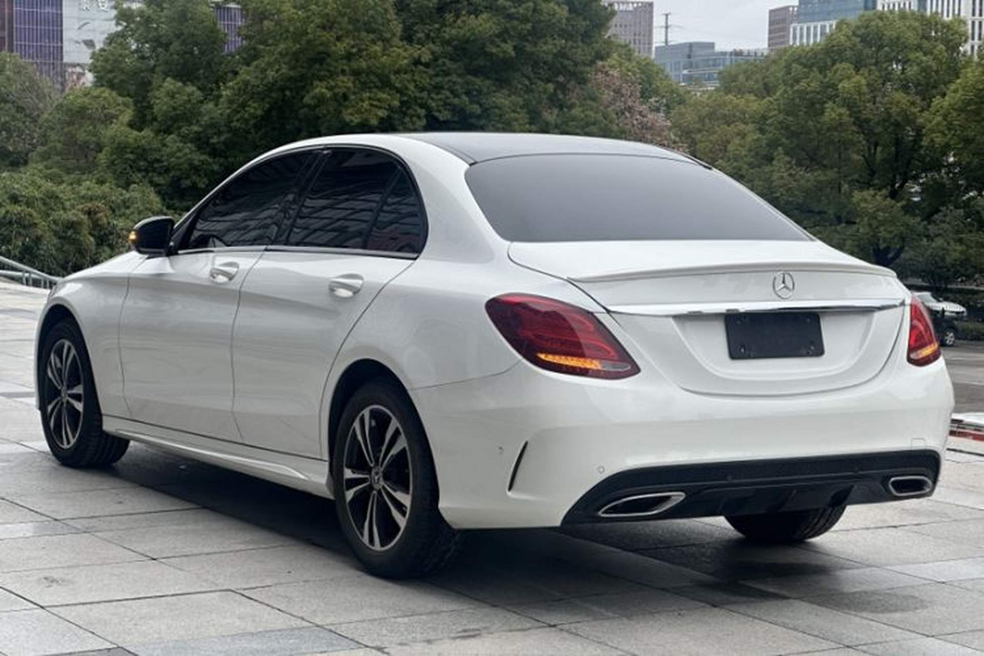 Used Mercedes-Benz C-Class 2017 Restyled C 200 Sport Edition Exterior 4