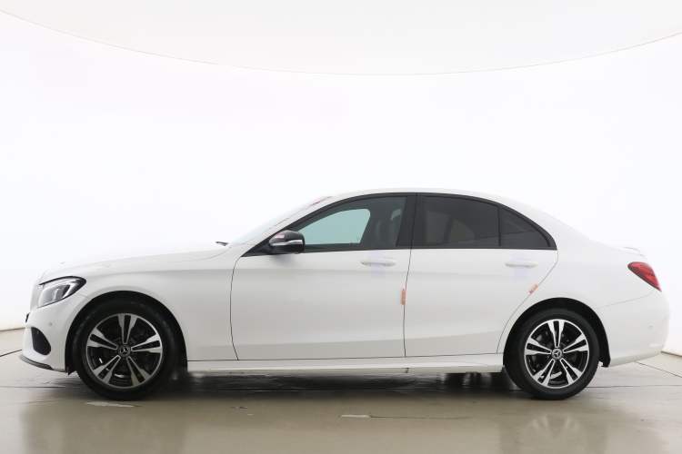 Used Mercedes-Benz C-Class 2017 Restyled C 200 Sport Edition Exterior 5