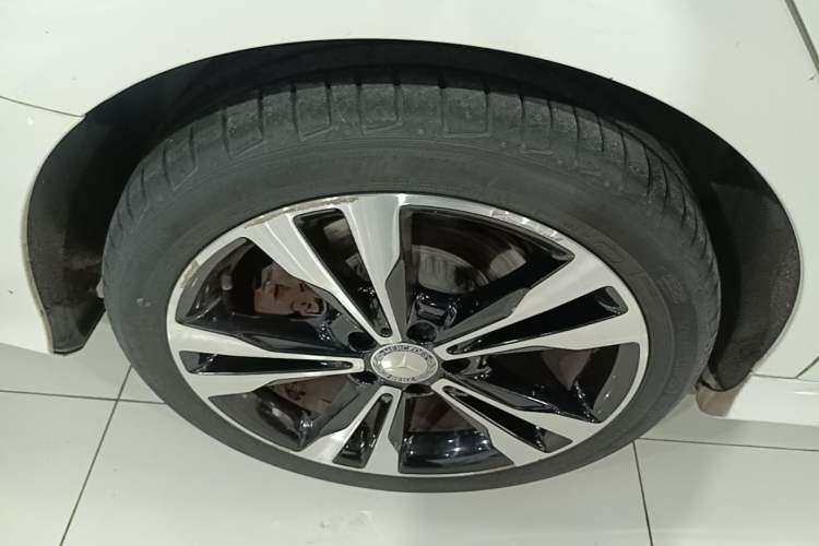 Used Mercedes-Benz C-Class 2017 C 200 Sport Edition 4MATIC Exterior 5