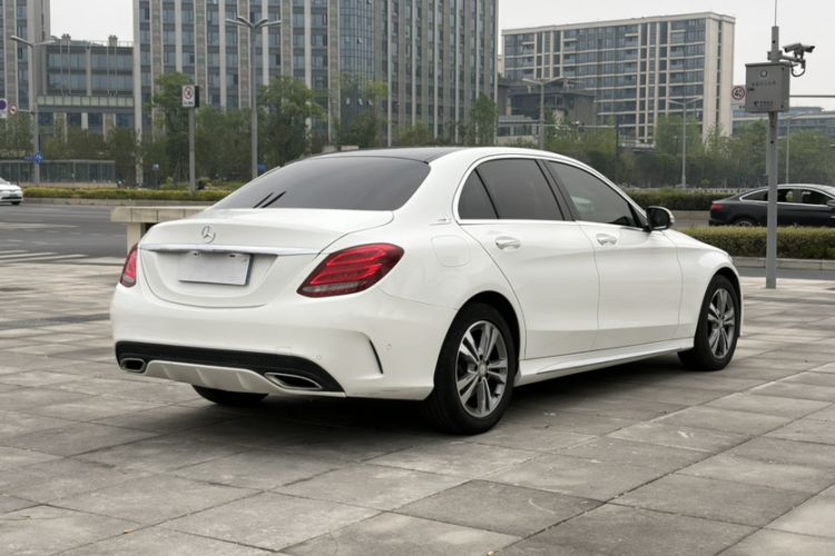 Used Mercedes-Benz C-Class 2017 Facelift C 200 L Sport Edition Exterior 5