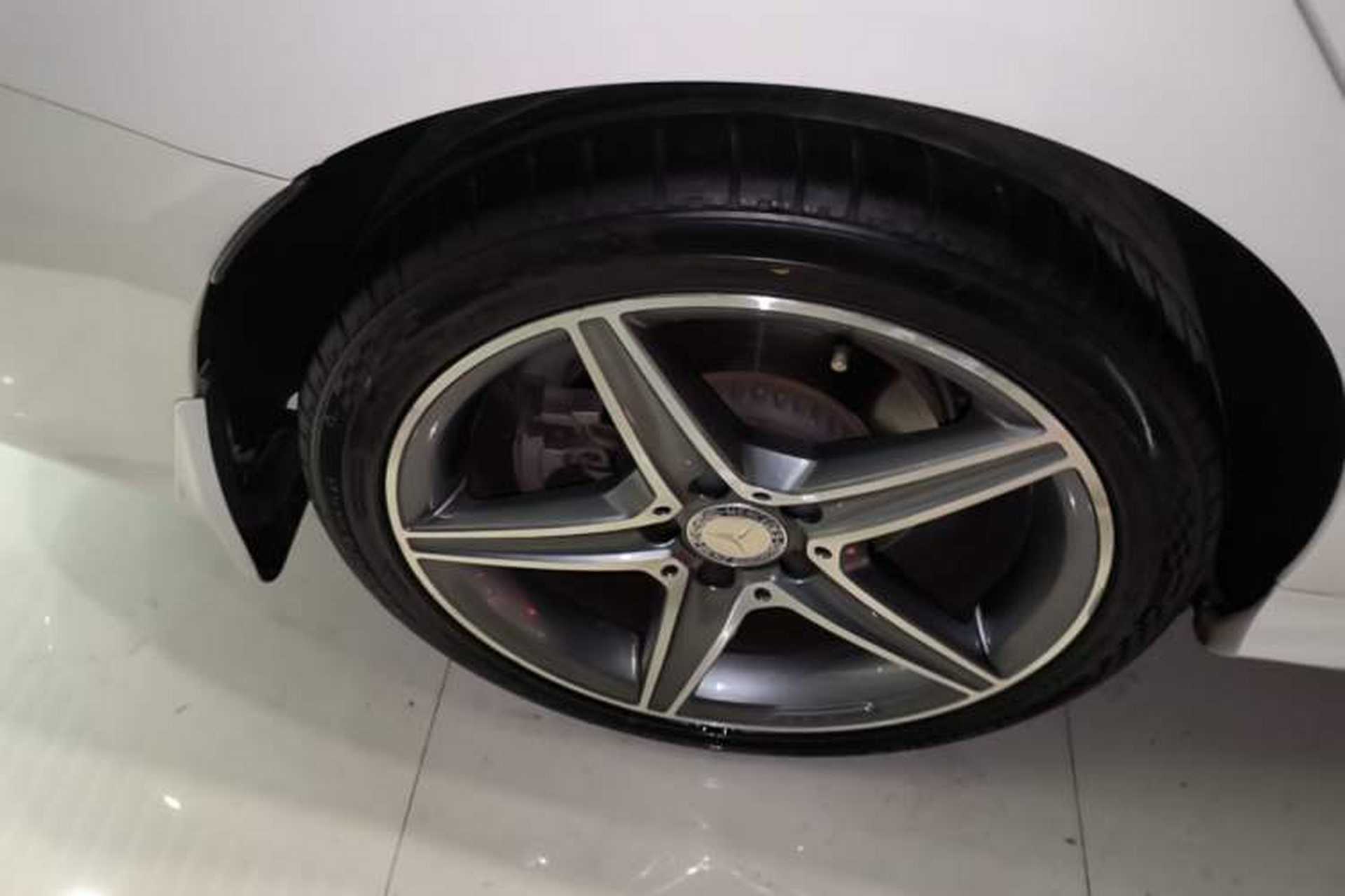Used Mercedes-Benz C-Class 2017 C 200 station wagon Exterior 5