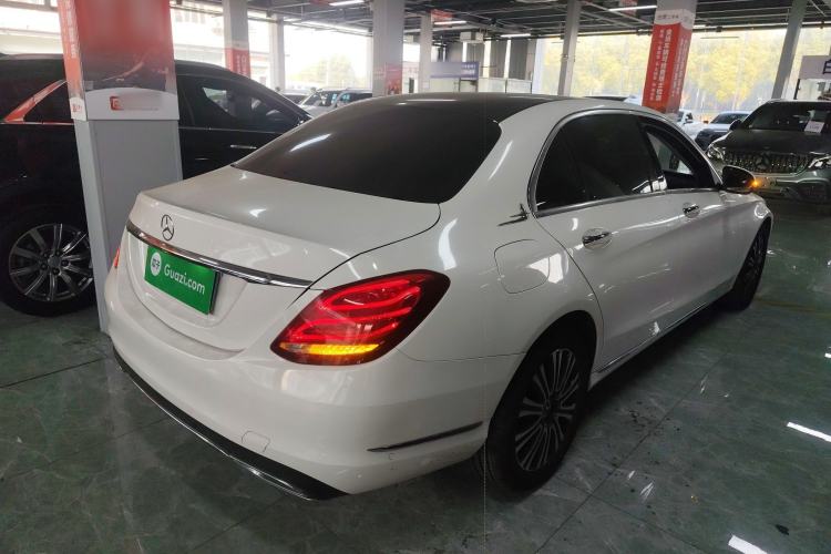 Used Mercedes-Benz C-Class 2017 Facelift C 200 L Exterior 5