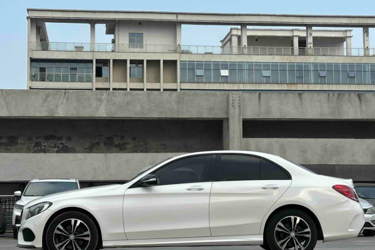 Used Mercedes-Benz C-Class 2017 C 200 Sport Edition Exterior 5