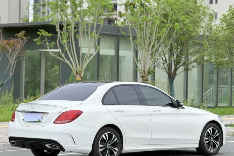 Used Mercedes-Benz C-Class 2017 C 200 Sport Edition Exterior 6