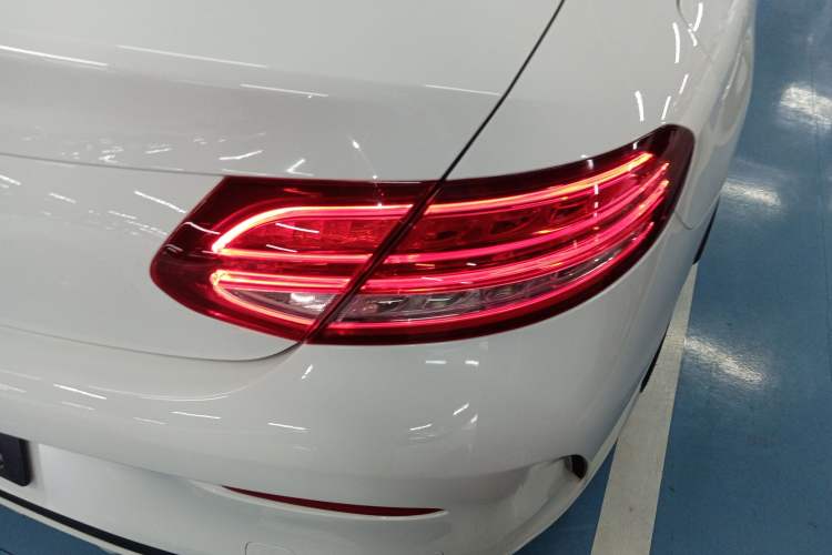 Used Mercedes-Benz C-Class 2017 C 200 Coupe Exterior 6