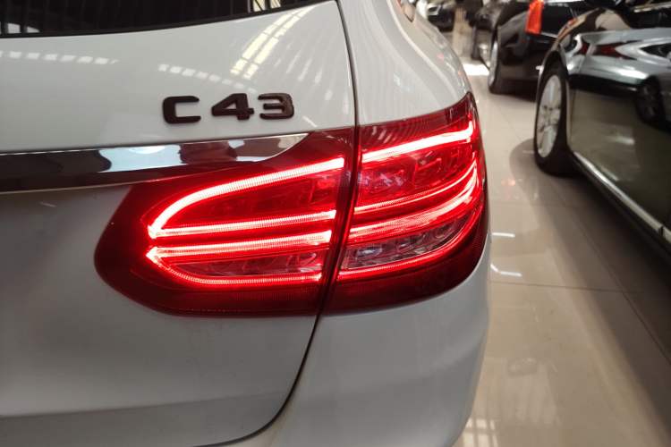 Used Mercedes-Benz C-Class 2017 C 180 Estate Exterior 6