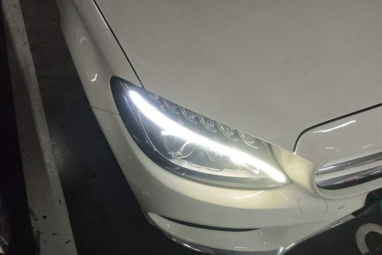Used Mercedes-Benz C-Class 2017 Facelift C 200 L Sport Edition Exterior 6