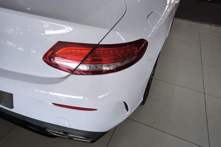 Used Mercedes-Benz C-Class 2017 C 200 4MATIC Coupe Exterior 6