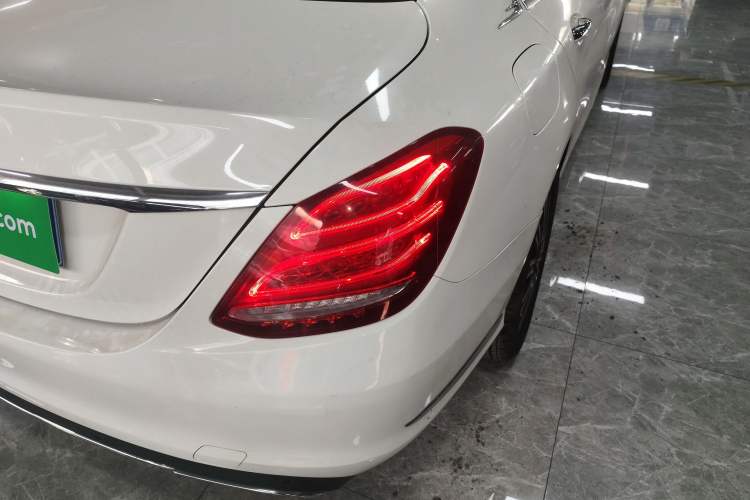 Used Mercedes-Benz C-Class 2017 Facelift C 200 L Exterior 6