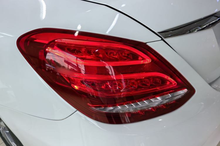 Used Mercedes-Benz C-Class 2017 Facelift C 200 L Sport Edition Exterior 6