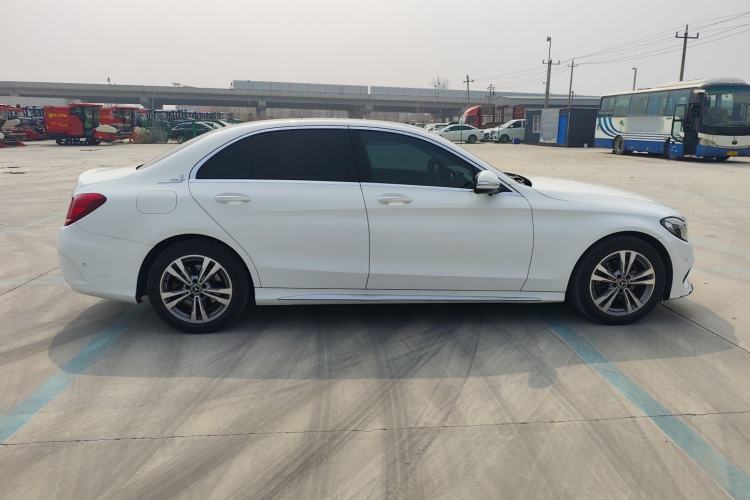 Used Mercedes-Benz C-Class 2017 Facelift C 200 L Sport Edition Exterior 6