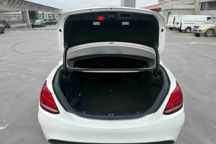Used Mercedes-Benz C-Class 2017 C 200 Sport Edition Exterior 6