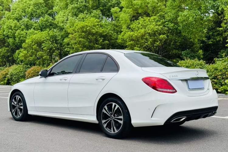 Used Mercedes-Benz C-Class 2017 Restyled C 200 Sport Edition Exterior 6
