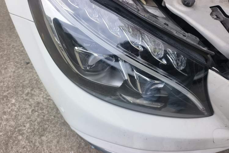 Used Mercedes-Benz C-Class 2017 C 300 Coupe Exterior 6