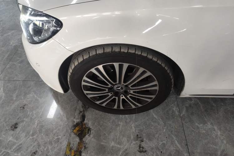 Used Mercedes-Benz C-Class 2017 Facelift C 200 L Exterior 7