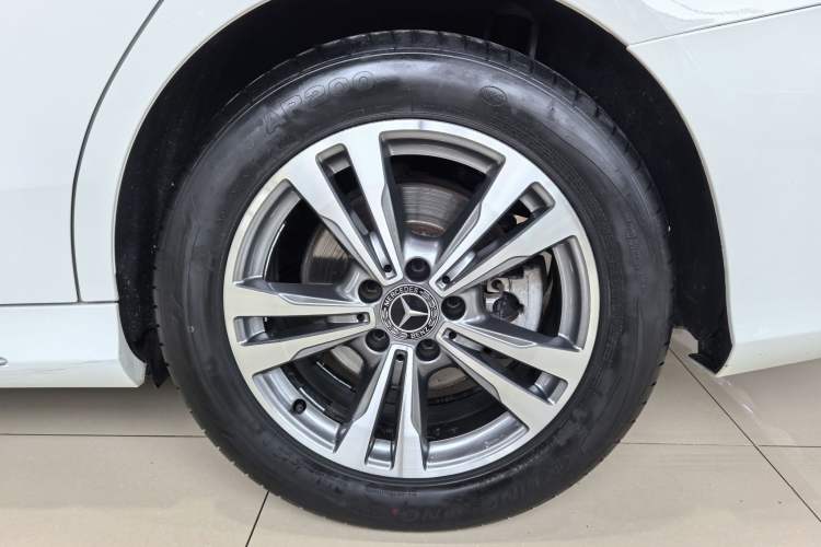 Used Mercedes-Benz C-Class 2017 Facelift C 200 L Sport Edition Exterior 7