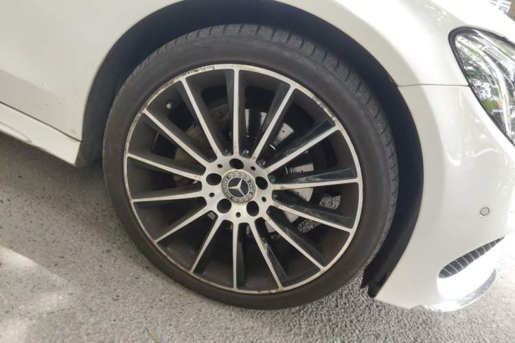 Used Mercedes-Benz C-Class 2017 C 200 4MATIC Coupe Exterior 7
