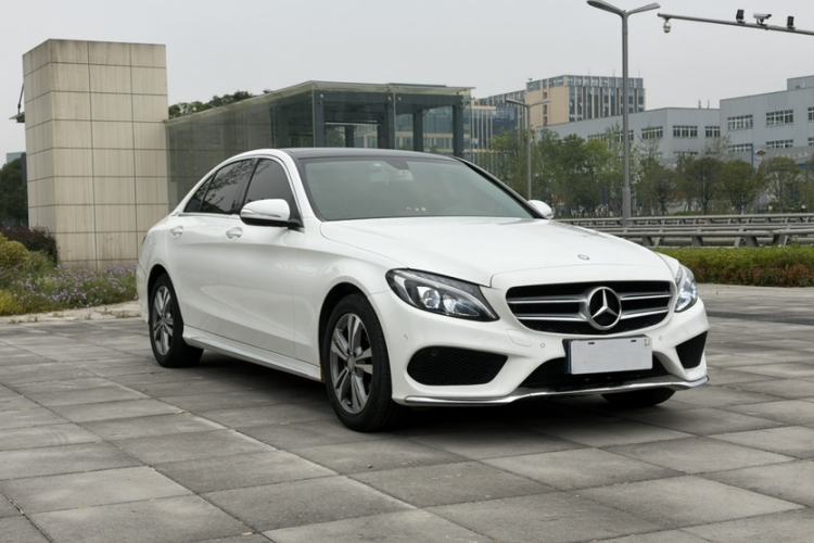 Used Mercedes-Benz C-Class 2017 Facelift C 200 L Sport Edition Exterior 9