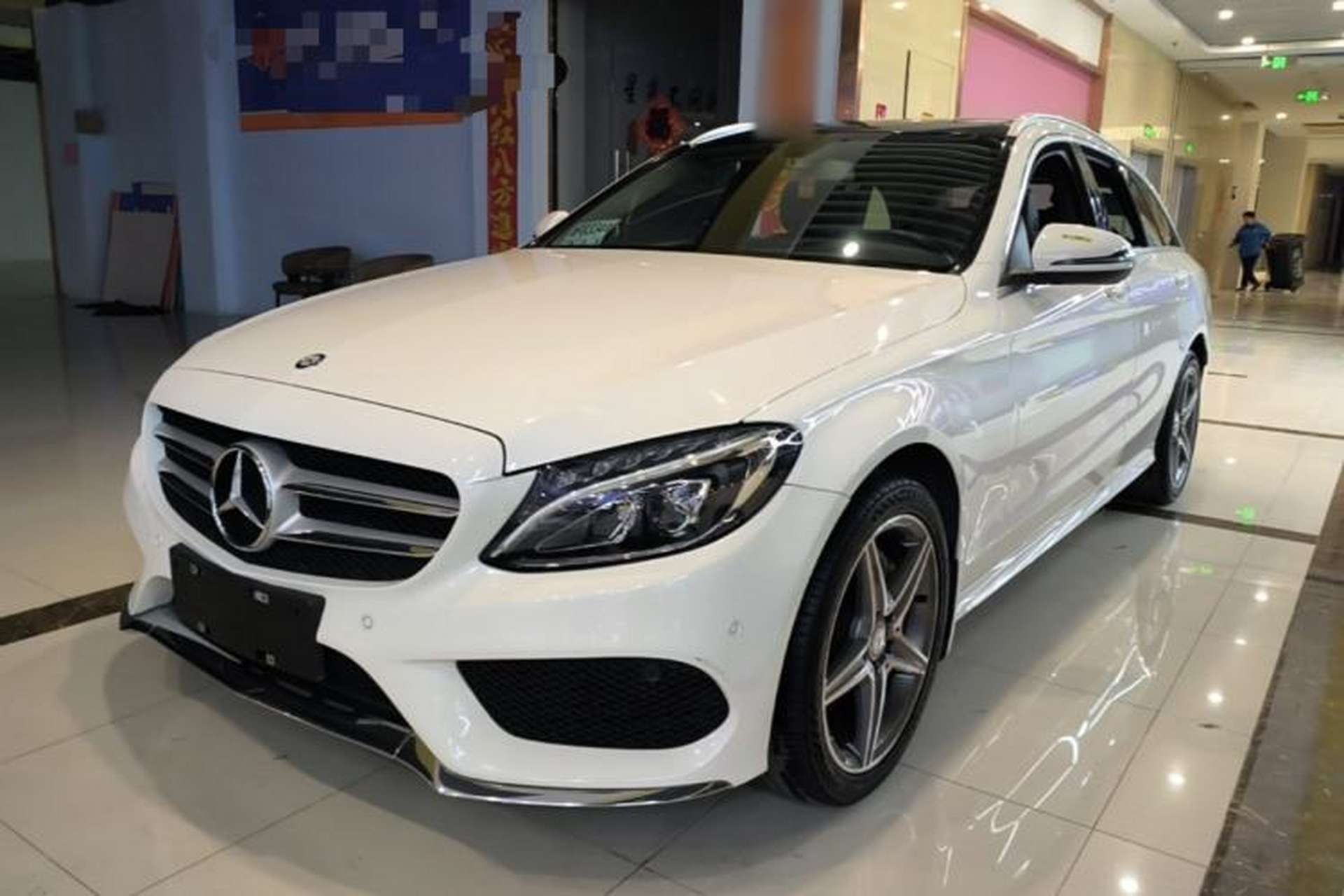 Used Mercedes-Benz C-Class 2017 C 200 station wagon Front Left 45 Deg