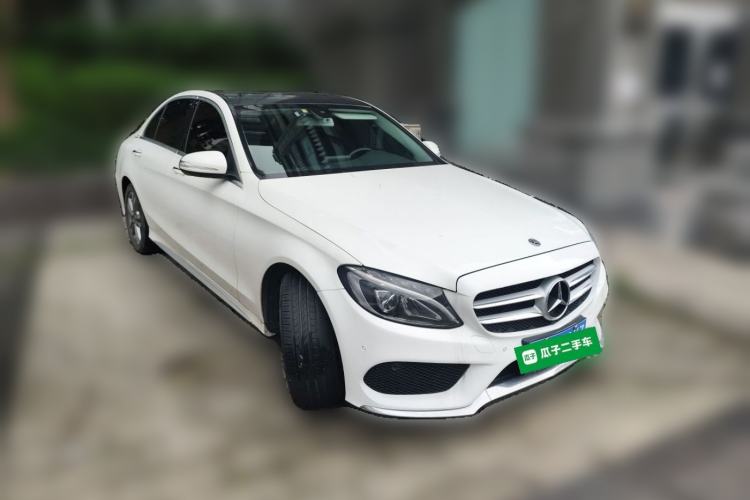 Used Mercedes-Benz C-Class 2017 C 200 L Front Right 45 Deg