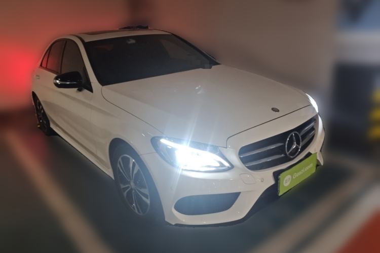 Used Mercedes-Benz C-Class 2017 C 200 Sport Edition Front Right 45 Deg
