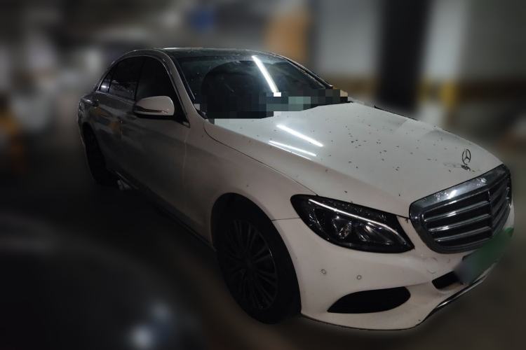 Used Mercedes-Benz C-Class 2017 C 200 L Front Right 45 Deg