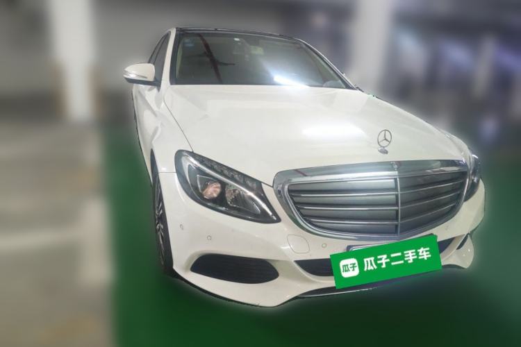 Used Mercedes-Benz C-Class 2017 C 200 L Front Right 45 Deg