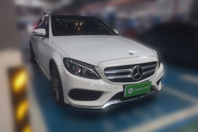 Used Mercedes-Benz C-Class 2017 Facelift C 200 Station Wagon Front Right 45 Deg