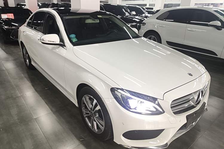 Used Mercedes-Benz C-Class 2017 Facelift C 200 L Sport Edition Front Right 45 Deg